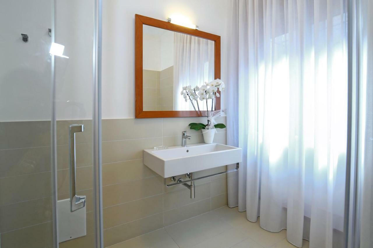 Starhost - Golden Suite Salerno Exterior foto