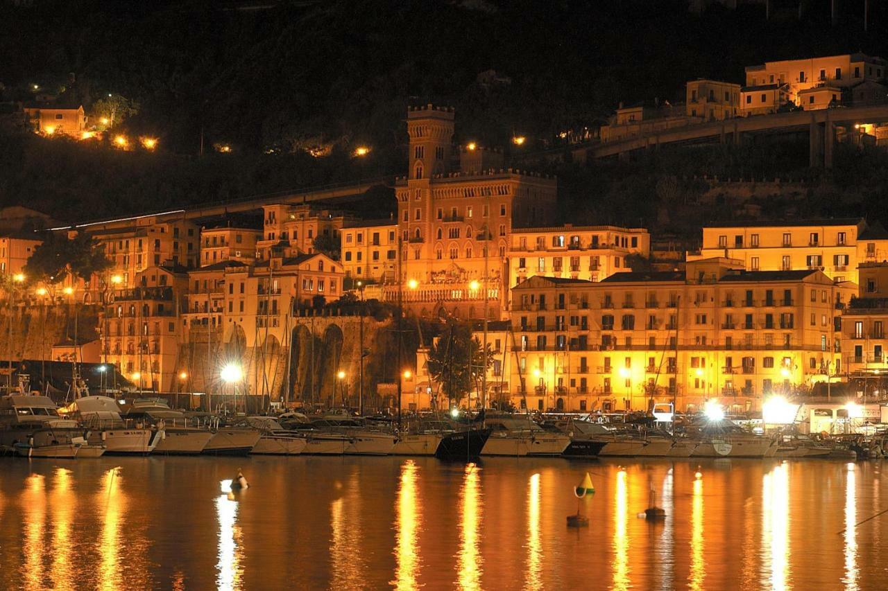 Starhost - Golden Suite Salerno Exterior foto